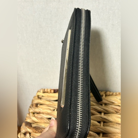 Steve Madden Zip Around Wallet Wrislet Black - Picture 8 of 12